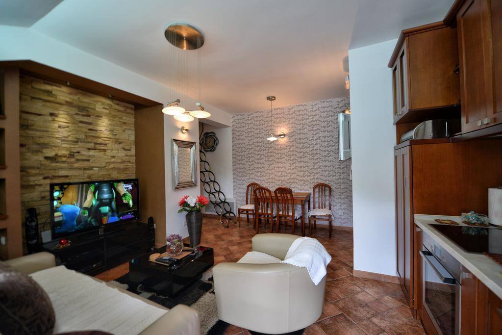 Bmb Apartments โกตอร์ ห้อง รูปภาพ