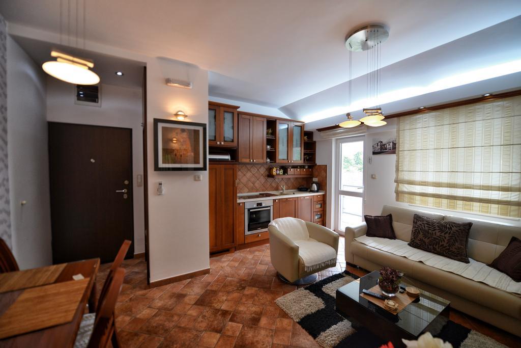 Bmb Apartments โกตอร์ ภายนอก รูปภาพ