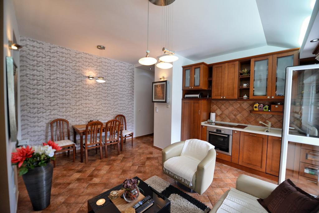 Bmb Apartments โกตอร์ ภายนอก รูปภาพ